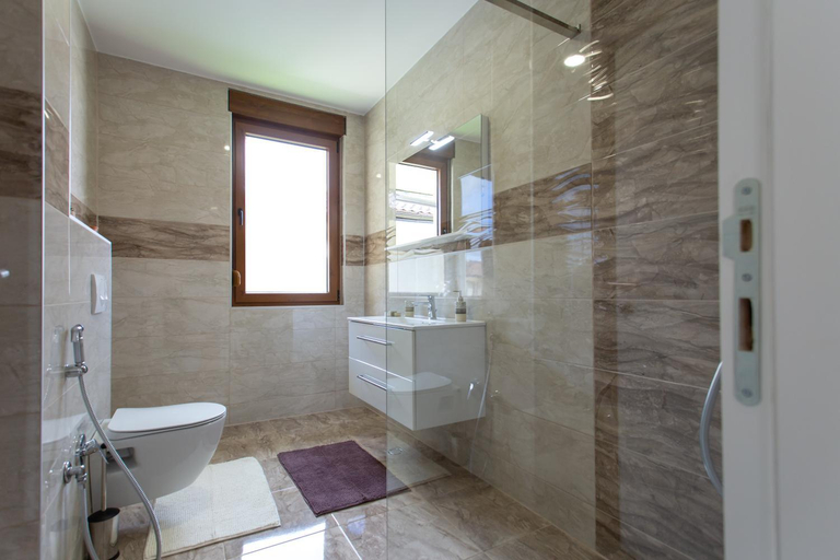 Bathroom 2, Malak Resort Sarajevo, Sarajevo