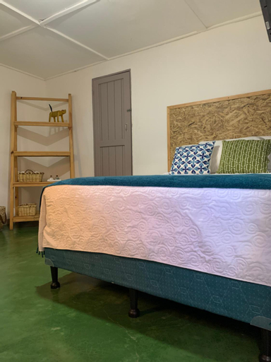 Others 3, Chirris Hostel, San Juan La Laguna