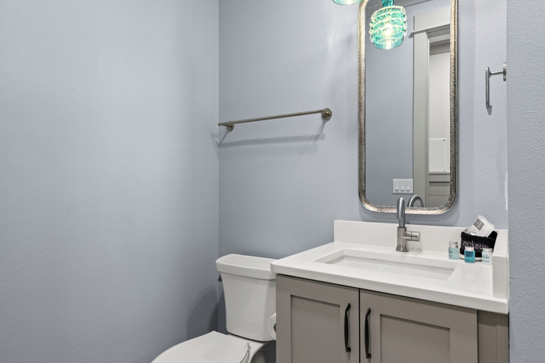 Bathroom 4, Pineapple Paradise! 6BR 7BA Beachfront House! Private Pool! Grill! Sleeps 16!, Bay