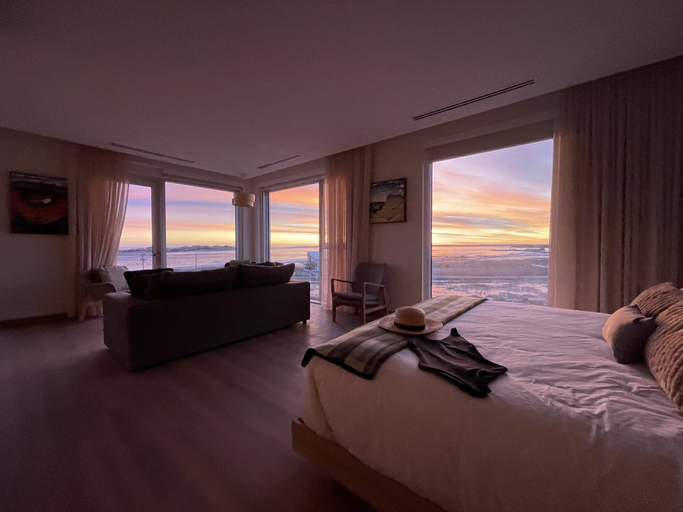Bedroom 2, Blackbush Beach Resort, Queens