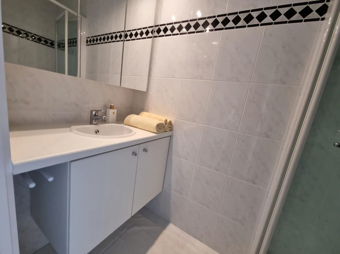 Bathroom 5, Apartment in Belgium Near Marina Port, West-Vlaanderen