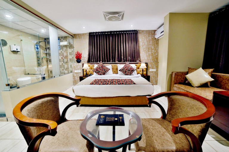 Bedroom 3, Hotel King's Heritage, Surat