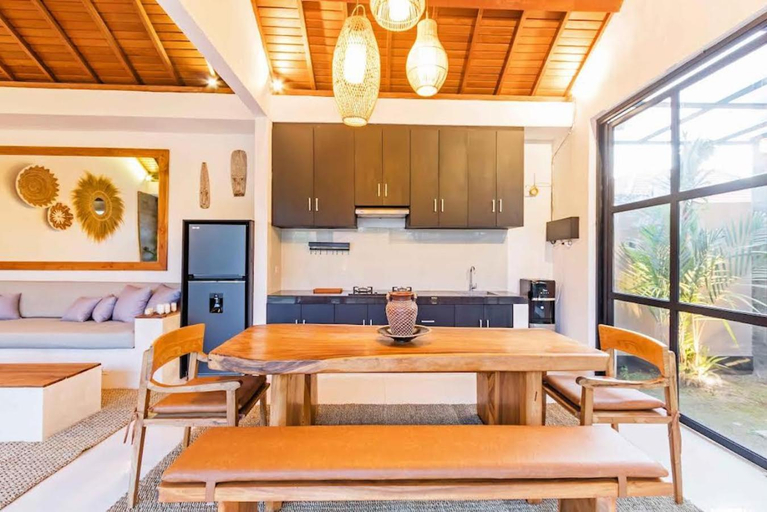 Others 5, Villa Aruna Batu Bolong Beauty 5 bed air/con living, Badung
