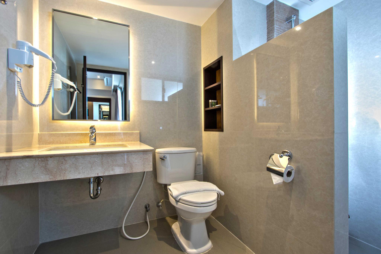 Bathroom 9
