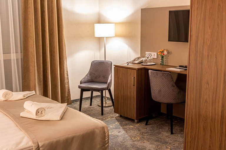 Bedroom 2, Crystal Hotel, Hajdúszoboszló