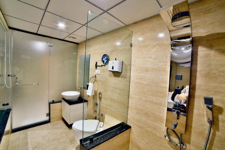 Bathroom 4, Hotel King's Heritage, Surat