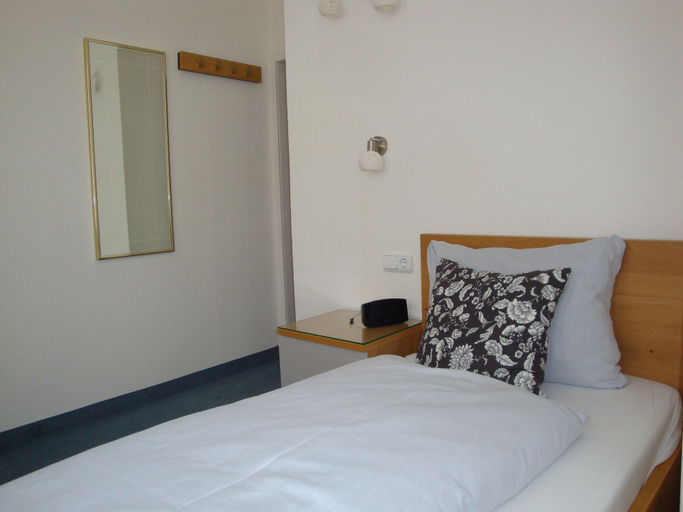 Bedroom 3, Hotel Bellevue, Hameln-Pyrmont