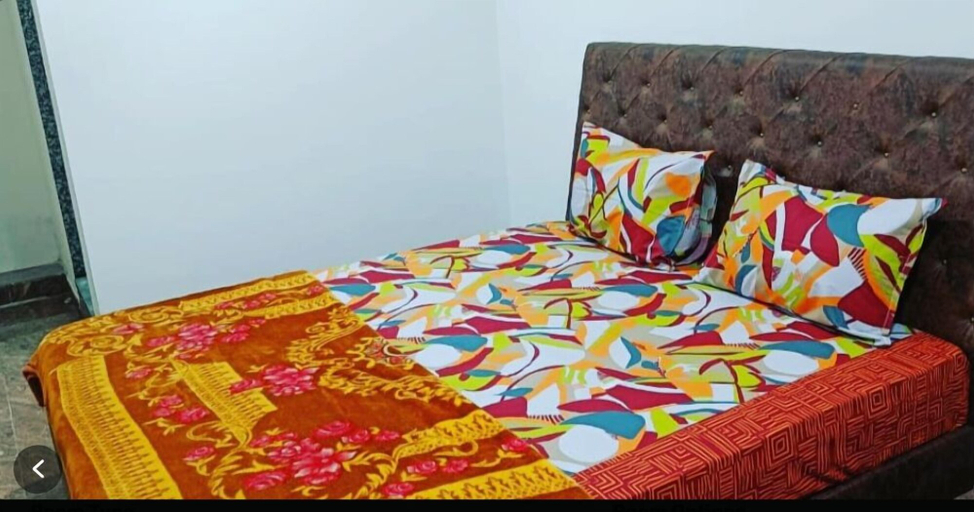 Bedroom 4, Hotel Royal Apple, Ahmadabad