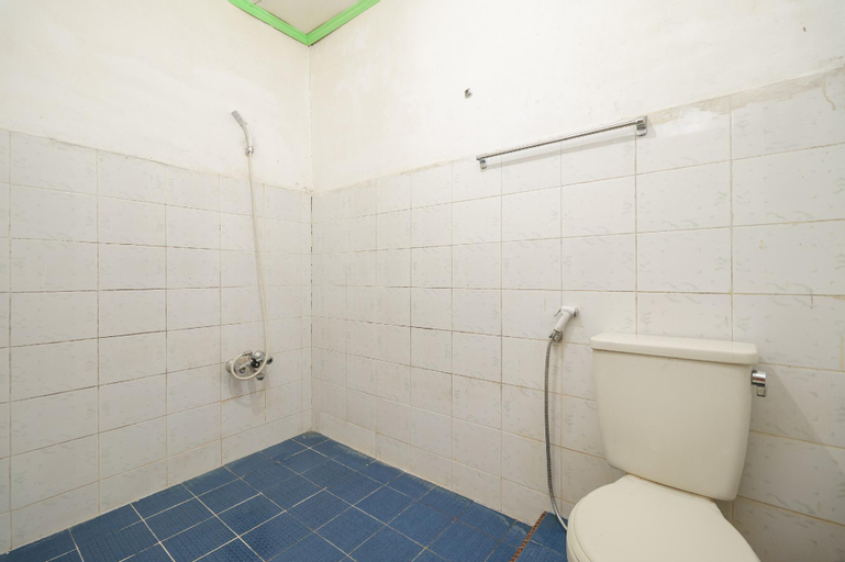 Bathroom 7