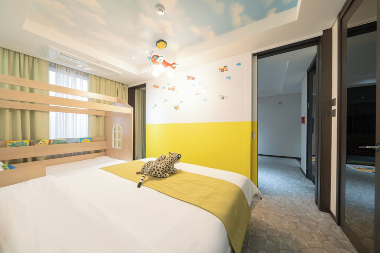 Bedroom 2, Ramada by Wyndham Yongin, Yongin