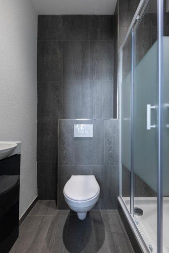 Bathroom 2, IQS Rooms - Chambre double avec salle de bain, Luxembourg