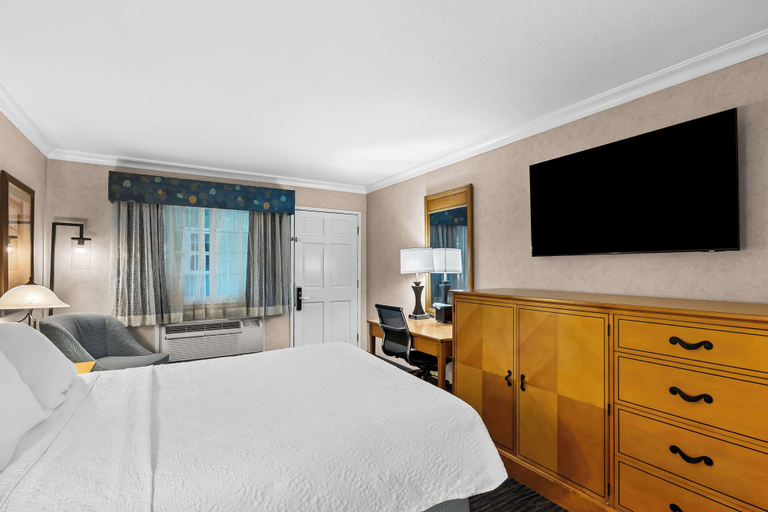 Bedroom 3, Best Western University Lodge, Yolo