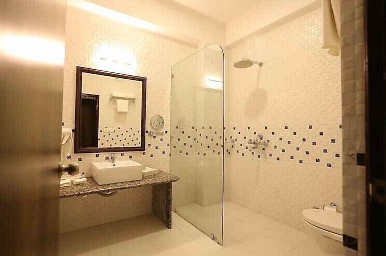 Bathroom 5, Regenta Central Mewargarh Udaipur, Udaipur
