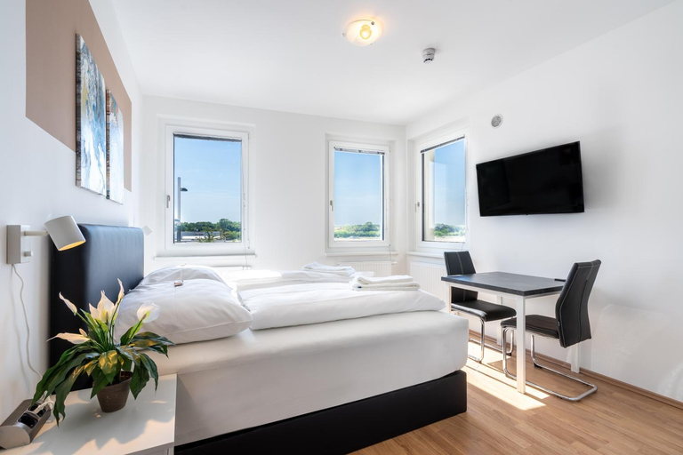 Bedroom 2, FeelGood Apartments LakeLiving inklusive Garagenplatz, Wien