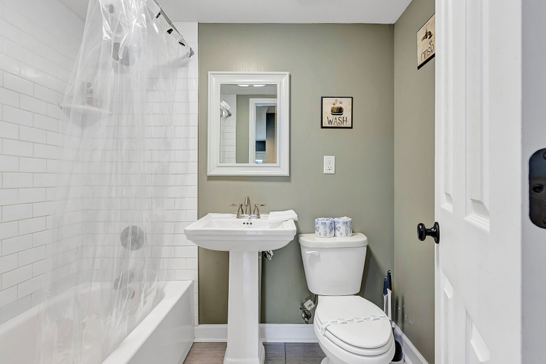 Bathroom 3, Near Arsenal American Oasis 2 units, Madison