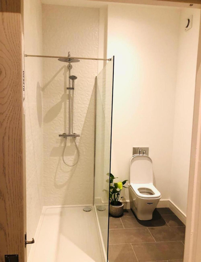 Bathroom 2, The Kepties, 5 x 1 bedroom Luxurious Serviced Apartments, Angus
