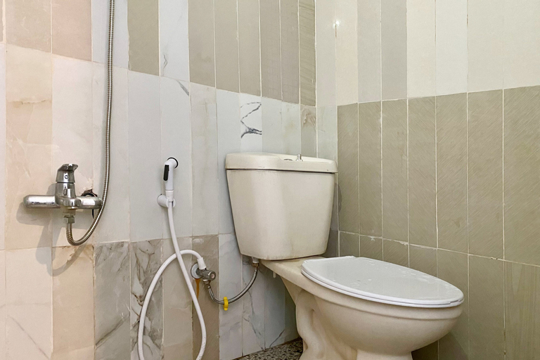 Bedroom 4, RedDoorz Syariah near RSU Sylvani Binjai, Binjai