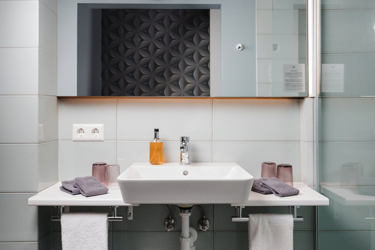 Bathroom 4, ODDSSON Midtown Hotel, Reykjavík