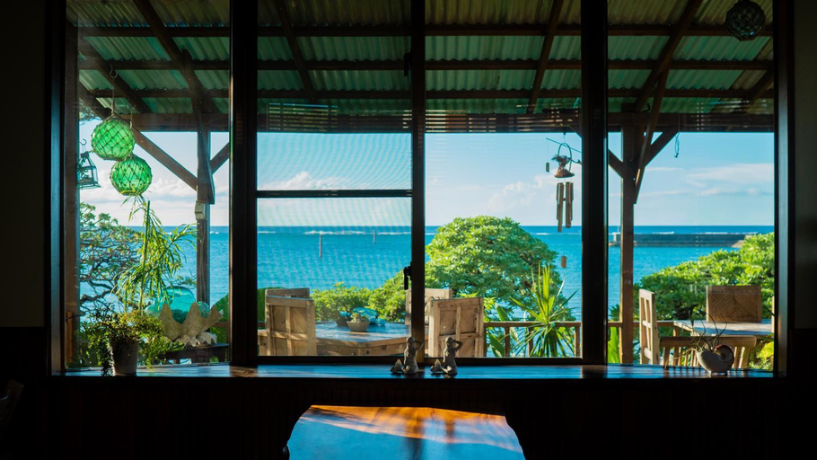 Others 3, Sunset Beach House, Onna