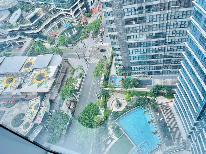 Sport & Beauty 5, Uptown Parksuites 1, Taguig