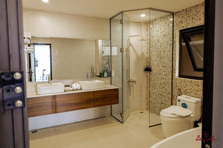 Bathroom 5, Bong Villa Hotel & Apartment, Kon Tum