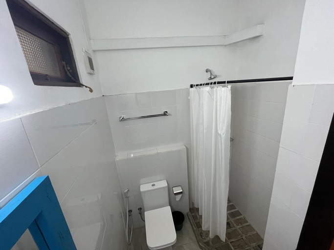 Bathroom 3, Blue Pillars Kandy, K.F.G. & G. Korale
