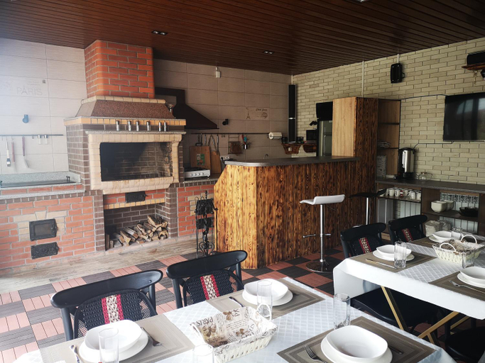 Food & Drinks 3, Гостевои дом Discovery, Almaty