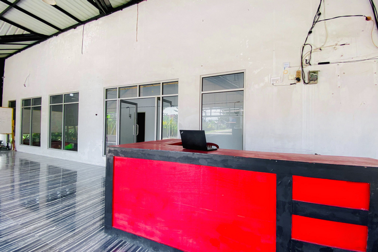 Public Area 3, RedDoorz Syariah near RSU Sylvani Binjai, Binjai