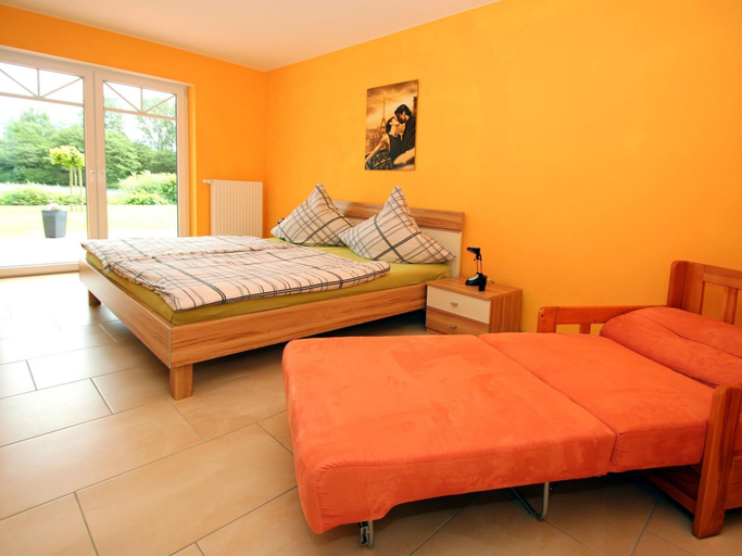 Room 1, Appartementhaus am Kiessee, Westerholt, Wittmund