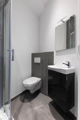 Bathroom 4, IQS Rooms - Chambre double avec salle de bain, Luxembourg