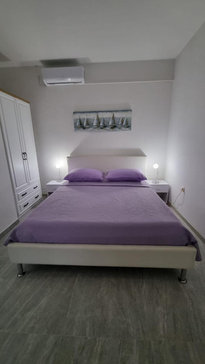 Others 2, Room Airport Split, Kaštela