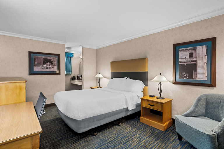 Bedroom 3, Best Western University Lodge, Yolo