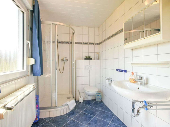 Bathroom 3, At Home Comfortable Holiday Residence, Leer