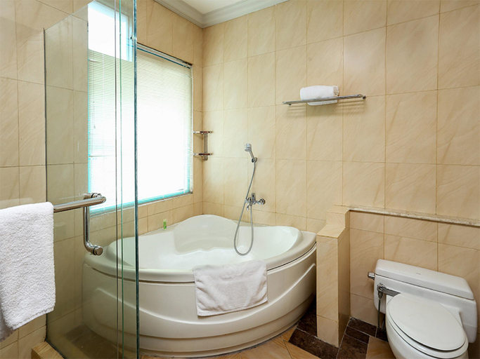 Bathroom 8