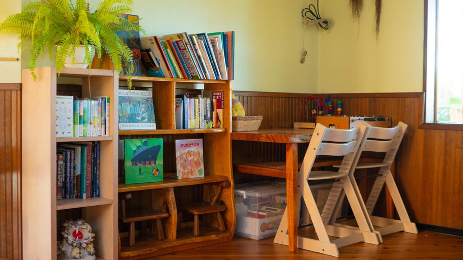 Public Area 2, Sunset Beach House, Onna
