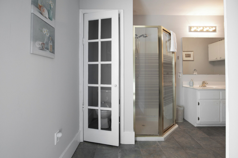 Bathroom 3, Near Downtown Redmont Revival Unit 1, Jefferson