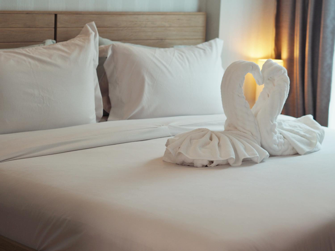 Bedroom 3, Grand Blue Condominium by Mary, Klaeng