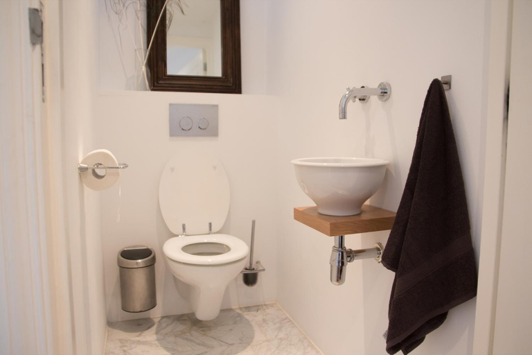 Bathroom 2, Canal House in Historic City Center Gouda, Gouda
