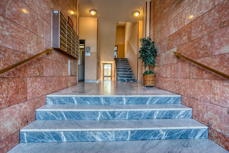 Exterior & Views 1, CaseOspitali - CASA LUCE a due passi dal SAN RAFFAELE - 1 bedroom e divano in soggiorno, Milano