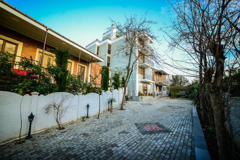 Exterior & Views 1, Lemon, Kutaisi