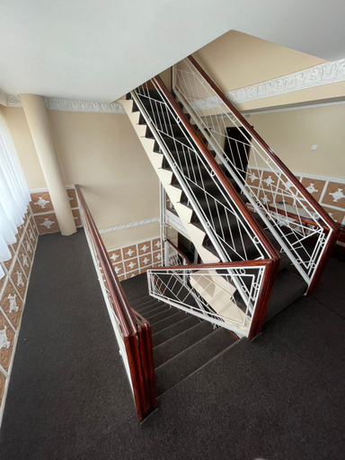 Others 5, Motel Orion, Tamboesti