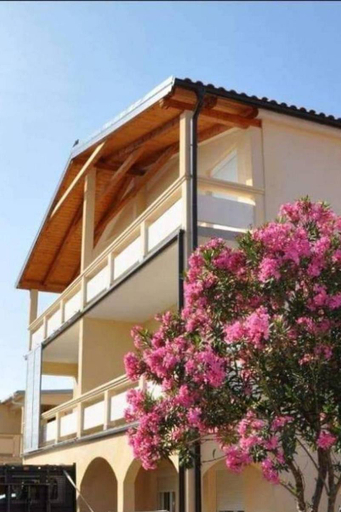 Others 4, Apartments with parking space Vir - 20183, Vir