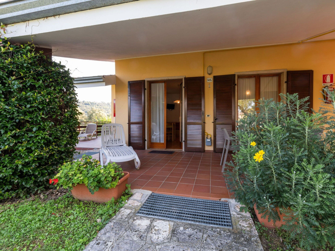 Exterior 3, Comfortable Apartment in Garda With Swimming Pool, Verona