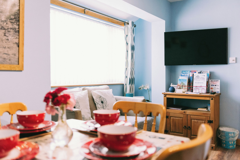 Dining 5, Cozy Scarning Apartment for one, Norfolk