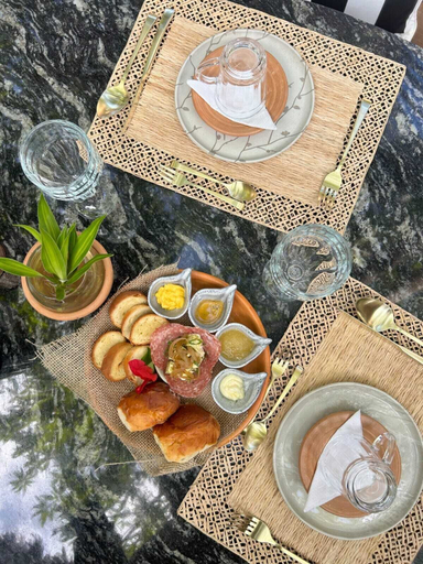 Food & Drinks 12