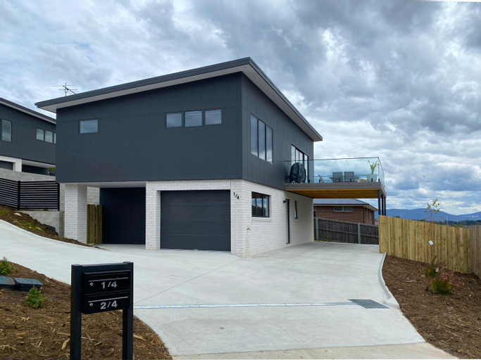Albatross Rise - Modern Family Home, Clarence