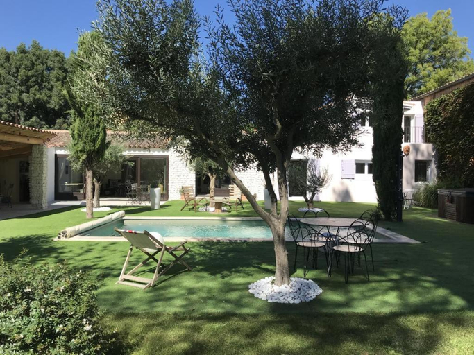 Others 4, La Maison 1440, Vaucluse