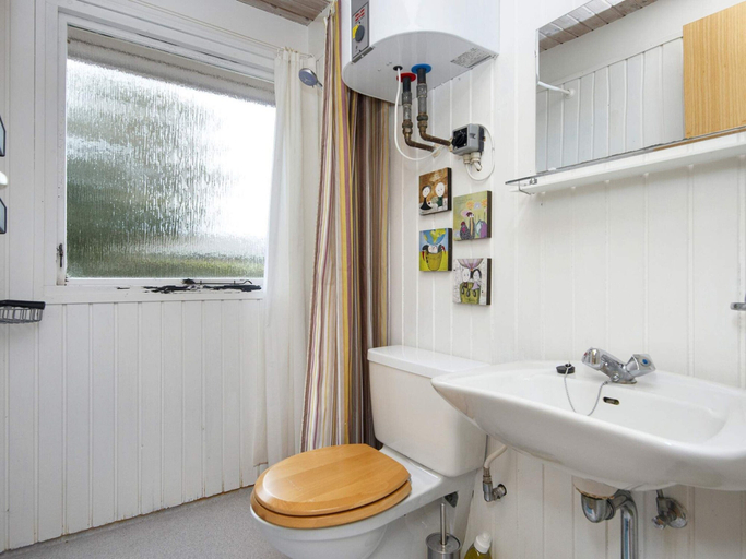 Bathroom 3, 8 Person Holiday Home in Struer, Struer