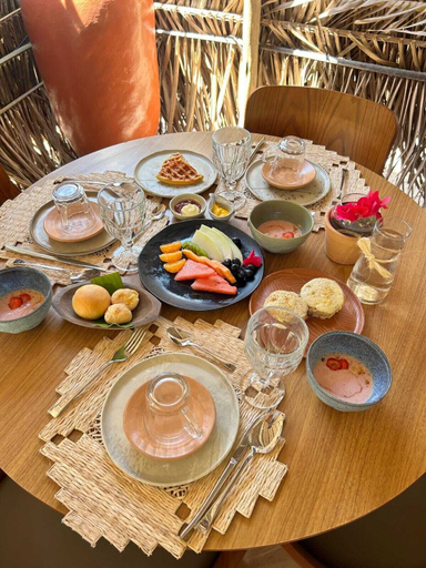 Food & Drinks 19