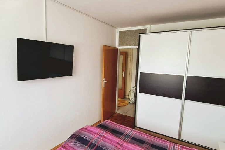 Bedroom 2, Iris, Sarajevo